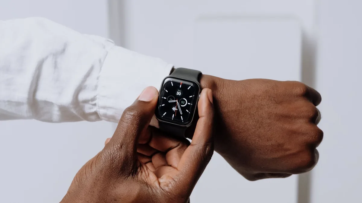 Σπασμένο κρύσταλλο στο Apple Watch: γιατί είναι άλλη ιστορία από το iPhone
