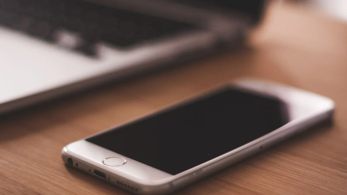iPhone που δεν ανάβει: 5 βήματα στο σπίτι πριν το φέρετε στο εργαστήριο